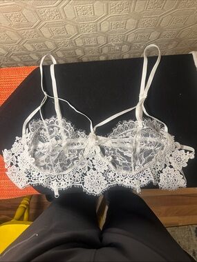 Source Unknown White Floral Lace Bralette